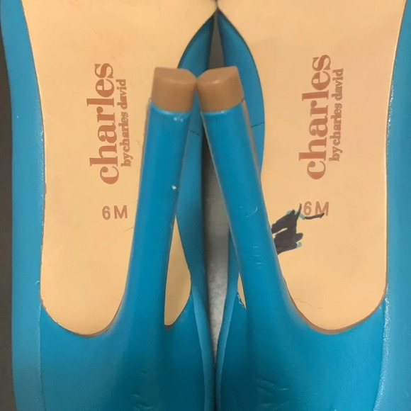 CHARLES by‎ CHARLES DAVID Pact Leather Pump in Azure Blue